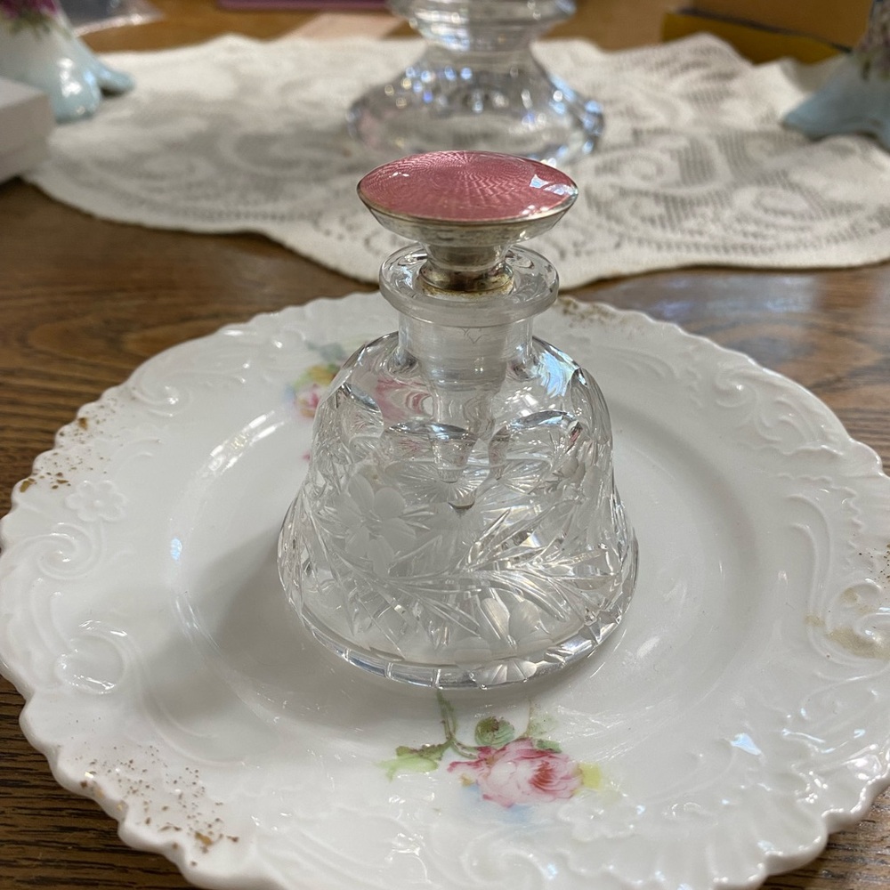 VTG Sterling/Guilloche Floral Pressed Glass Perfume Bottle(Final)